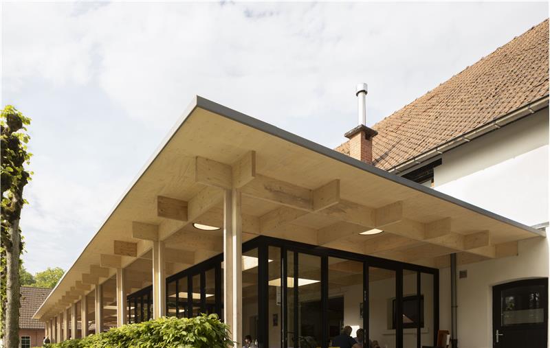 MIK Brasschaat, De Beenhouwer Leonard