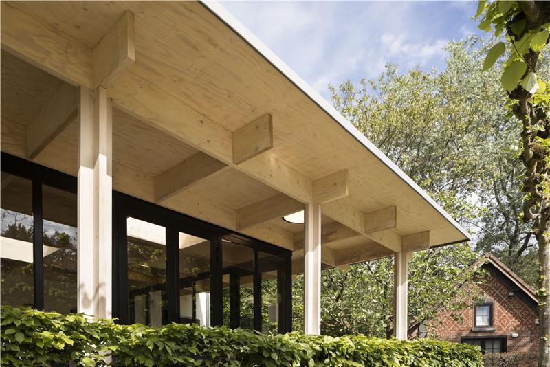 MIK Brasschaat, De Beenhouwer Leonard