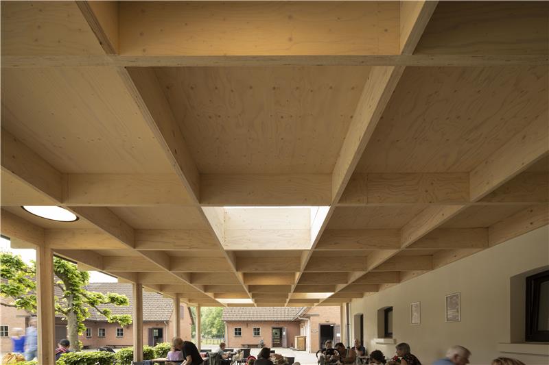 MIK Brasschaat, De Beenhouwer Leonard